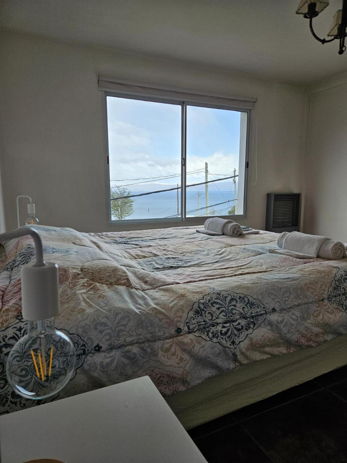 Dpto Amplio Con Vista A La Bahia Lägenhet Ushuaia Exteriör bild